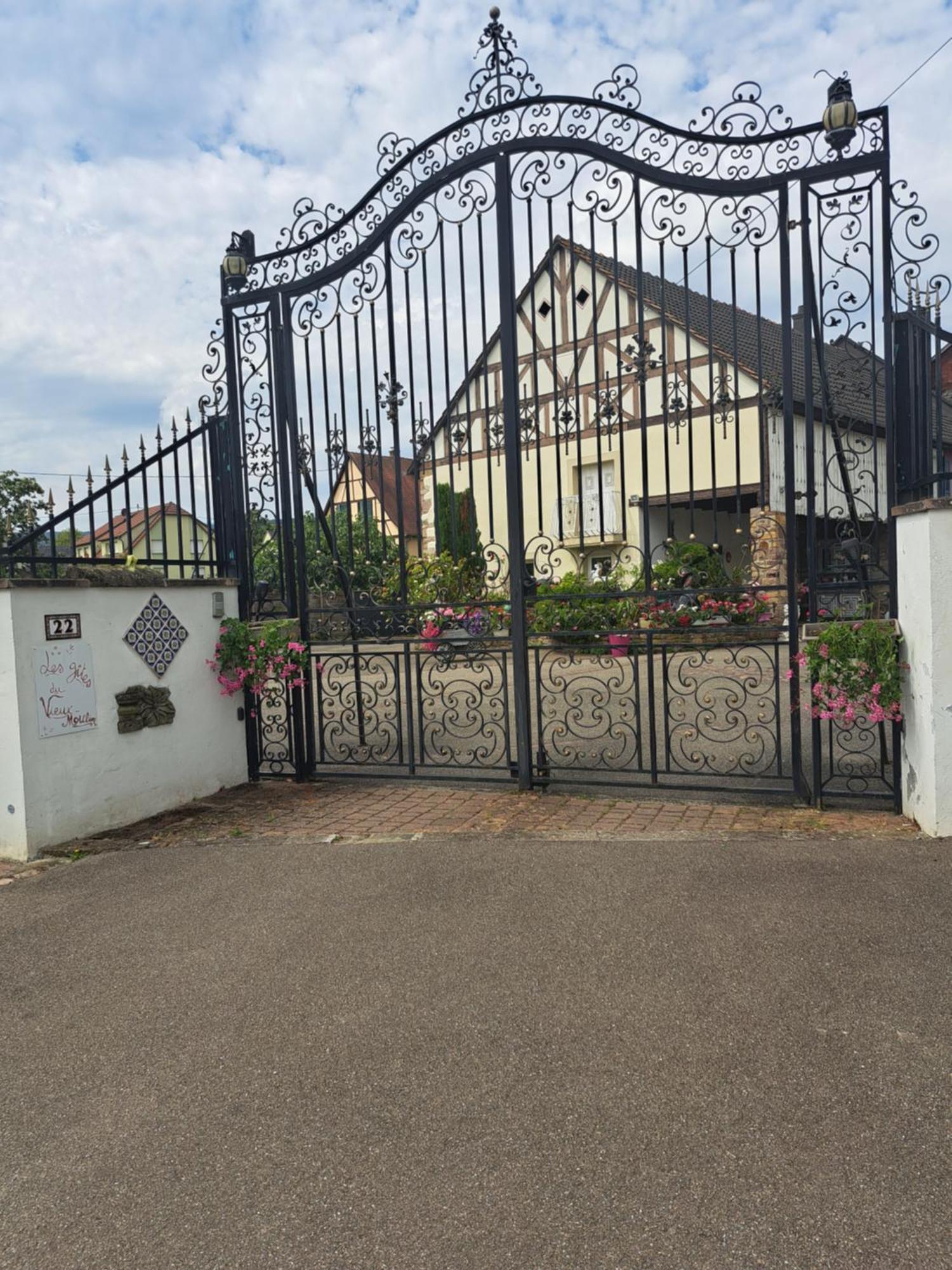 Domaine Du Vieux Moulin Apartment